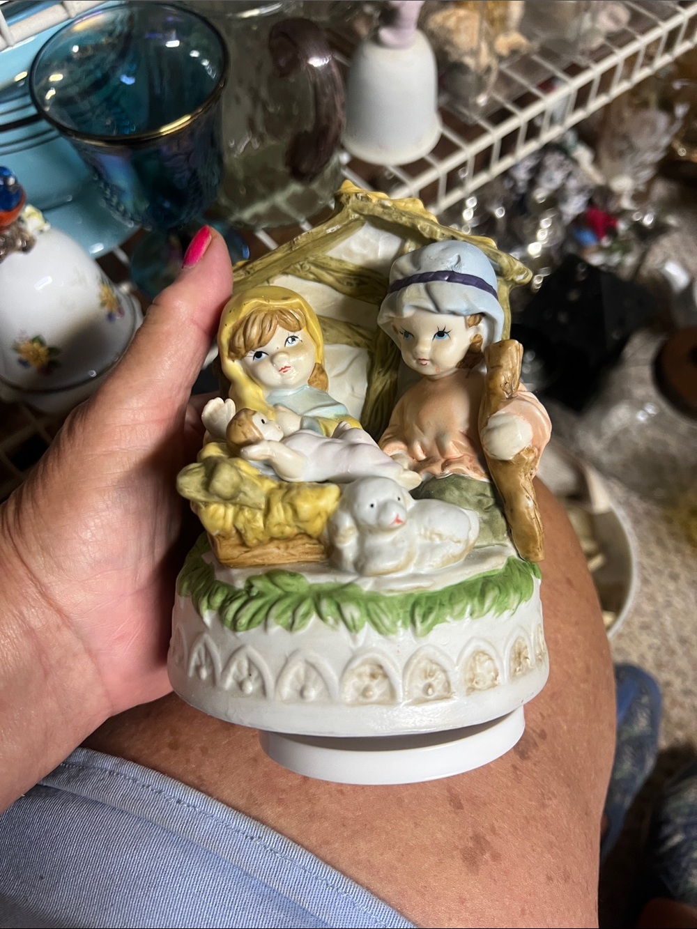Hand-Painted Nativity music box- Pastel Colors